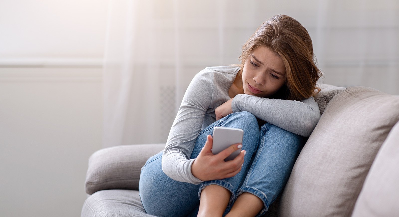 Почему банк отказывает в выдаче дебетовой карты